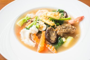 Fried Noodle ile deniz ürünleri