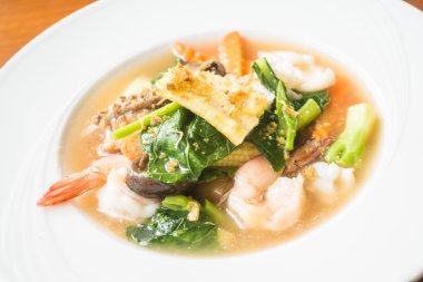 Fried Noodle ile deniz ürünleri