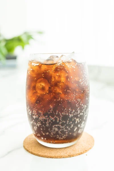 Copo de cola gelada — Fotografia de Stock