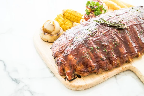 구운된 갈비 바베 큐 돼지고기 — 스톡 사진