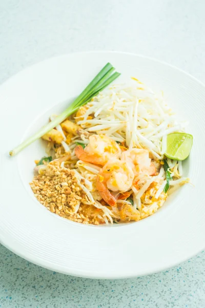 Fried noodles with shrimp — Stock Photo, Image