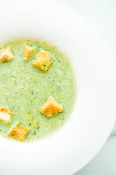 Sopa de crema de espinacas verdes —  Fotos de Stock