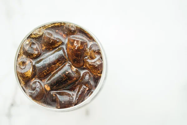 Iced cola glas — Stockfoto