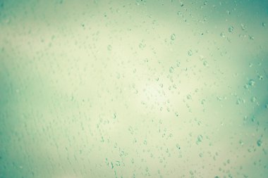 Ayna üzerinde su damlası