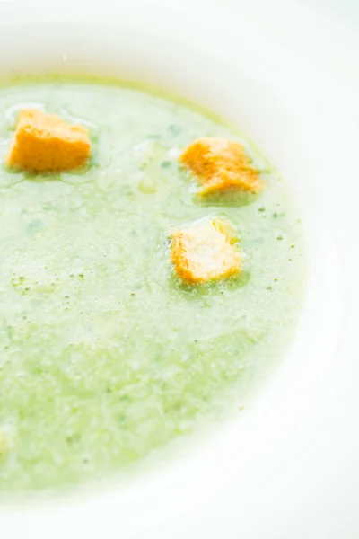 Зелений крем-суп зі шпинату — стокове фото