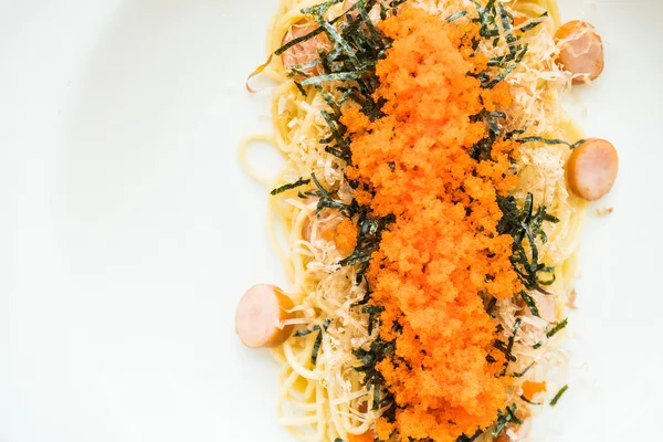 Spaghetti med korv i plattan — Stockfoto
