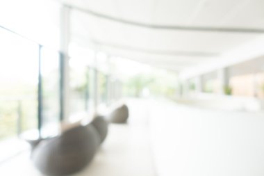 Otel lobisinde bulanıklık