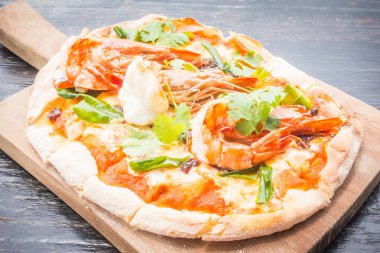  Deniz ürünleri Tom Yum Kung pizza