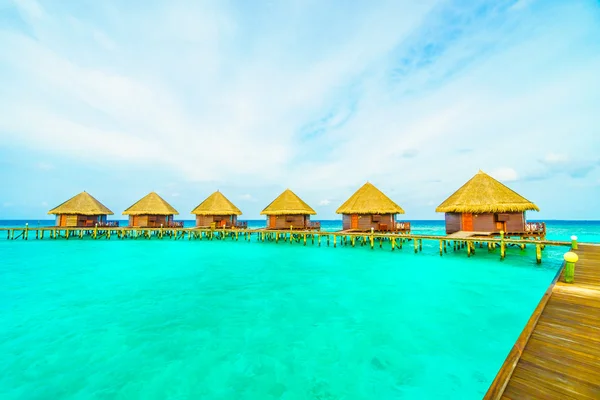 Maldivler ada plaj ve deniz — Stok fotoğraf