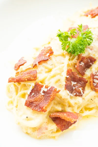 Creme de espaguete Carbonara com bacon crocante — Fotografia de Stock
