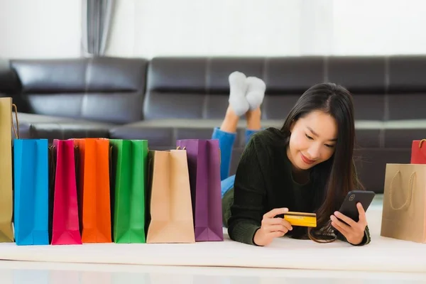 Portrait Beautiful Young Asian Woman Shopping Bag Credit Card Mobile — Stock Photo, Image