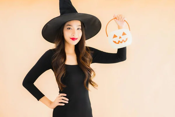 Porträtt Vacker Ung Asiatisk Kvinna Bära Halloween Kostym Färg Isolerad — Stockfoto