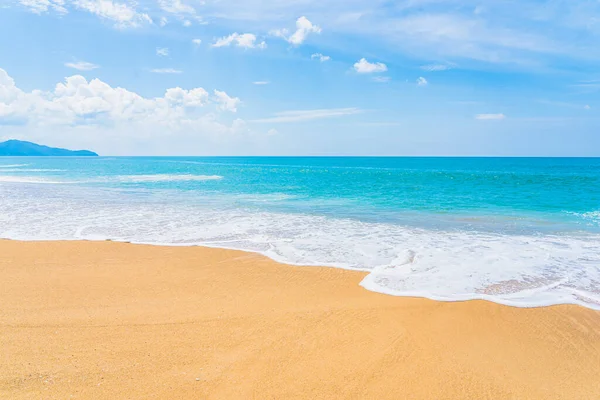 Vacker Tropisk Natur Strand Hav Med Vitt Moln Och Blå — Stockfoto