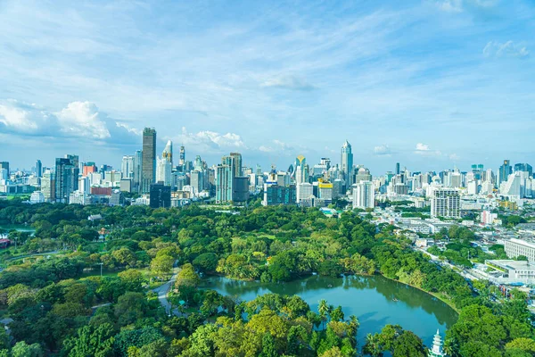 Bellissimo Paesaggio Paesaggio Urbano Con Costruzione Della Città Intorno Parco — Foto Stock