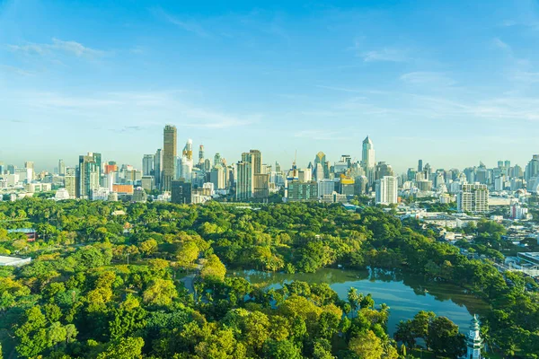 Schöne Landschaft Des Stadtbildes Mit Stadtgebäude Rund Den Lumpini Park — Stockfoto