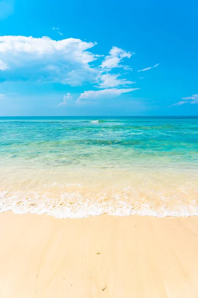 Güzel Tropikal Boş Deniz Okyanusu Mavi Gökyüzünde Beyaz Bulut Boş — Stok fotoğraf