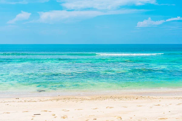 Beautiful Tropical Empty Beach Sea Ocean White Cloud Blue Sky — Stock Photo, Image