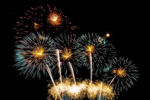 Abstract Kleurrijk Vuurwerk Display Voor Viering Verjaardag Achtergrond — Stockfoto