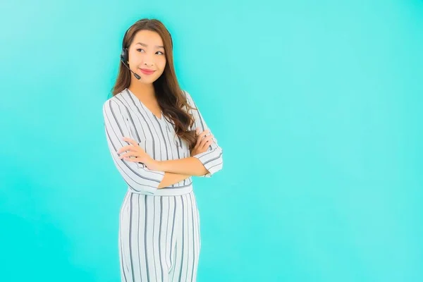 Porträt Schöne Junge Asiatische Frau Call Center Auf Blauem Isolierten — Stockfoto