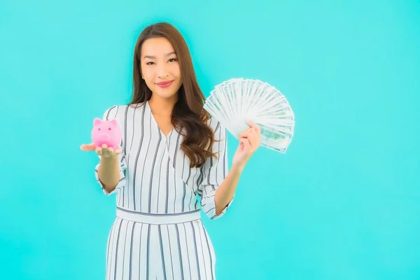 Retrato Bonito Jovem Ásia Mulher Com Piggybank Para Salvar Dinheiro — Fotografia de Stock