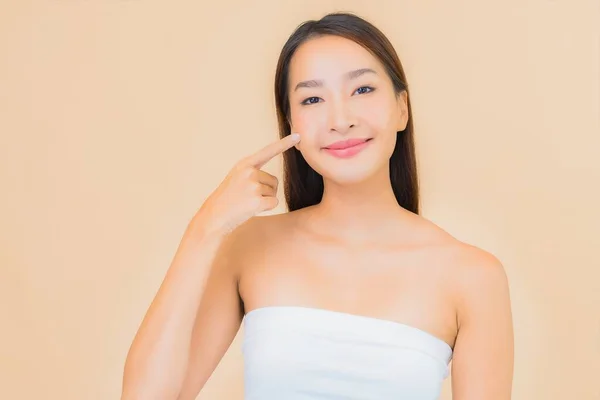 Porträt Schöne Junge Asiatische Frau Mit Beauty Spa Kosmetische Make — Stockfoto