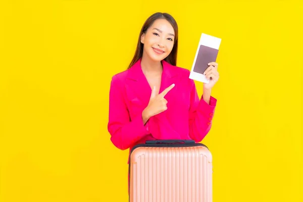 Portrait Beautiful Young Asian Woman Luggage Boarding Pass Passport Ready — Stock Photo, Image