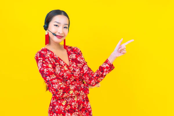 Porträt Schöne Junge Asiatische Frau Mit Headset Für Kundendienst Center — Stockfoto