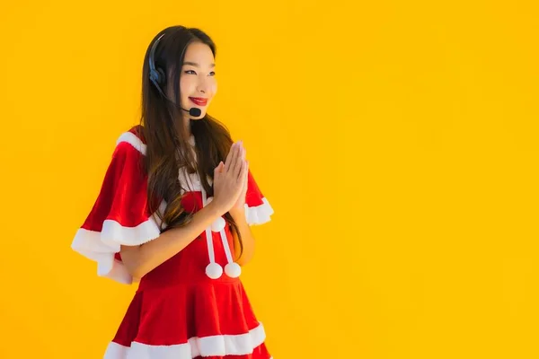 Portret Mooie Jonge Aziatische Vrouw Dragen Kerst Kleding Hoed Met — Stockfoto