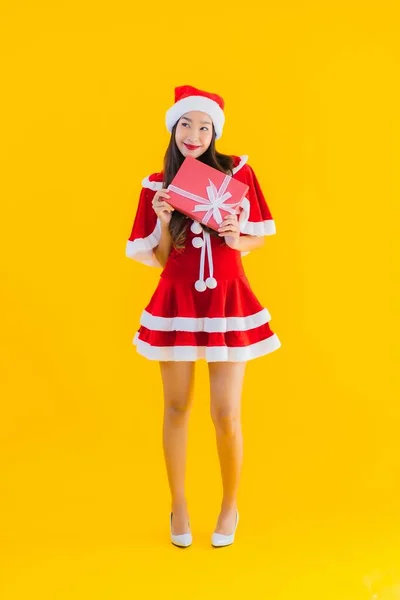 Portrait Belle Jeune Asiatique Vêtements Noël Chapeau Sourire Heureux Avec — Photo