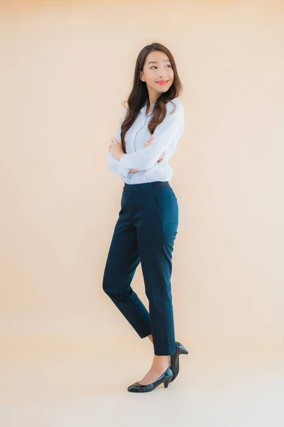 Portret Piękny Młody Azji Biznes Kobieta Akcji Odizolowanym Tle Kolor — Zdjęcie stockowe