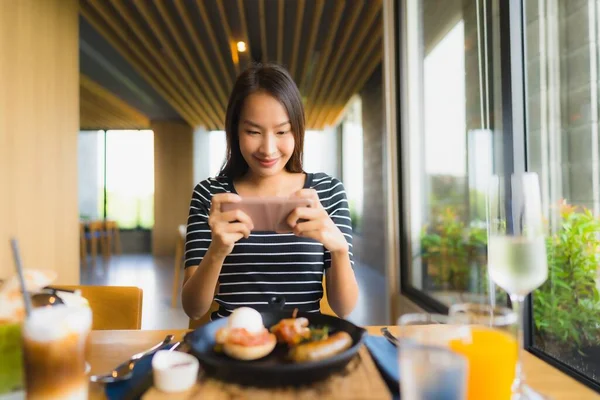 Portrait Beautiful Young Asian Women Smile Enjoy Happy Restaurant Coffee — Stock Photo, Image