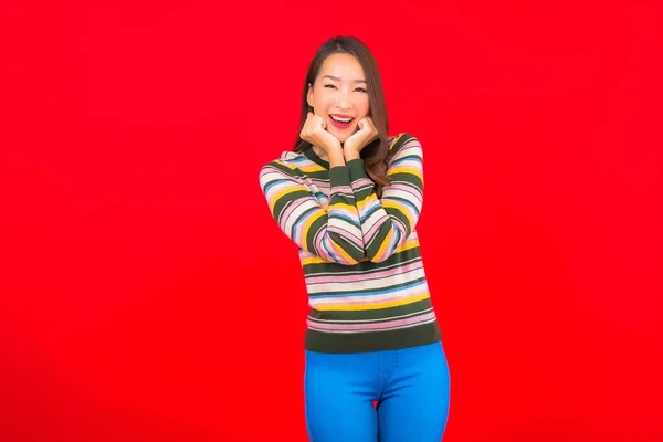 Portret Mooie Jonge Aziatische Vrouw Glimlach Met Actie Rood Geïsoleerde — Stockfoto