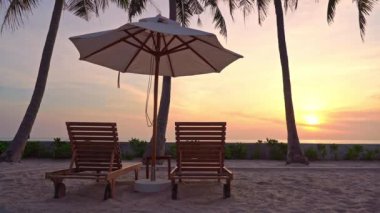 Güzel dalgalı denizin sakin görüntüleri.