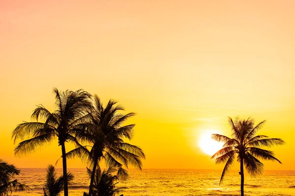 Schöner Tropischer Strand Meer Meer Bei Sonnenaufgang Oder Sonnenuntergang Mit — Stockfoto