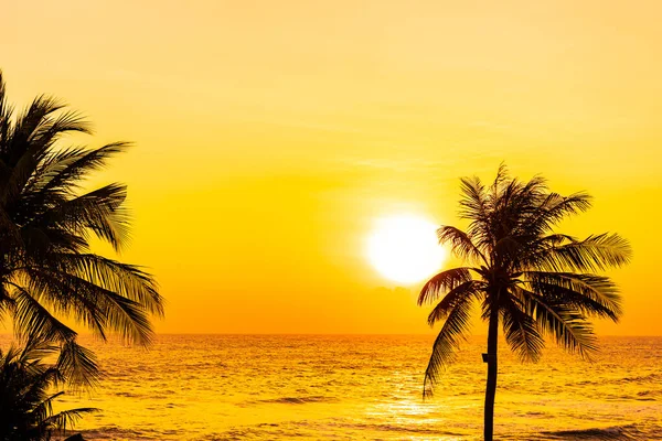 Schöner Tropischer Strand Meer Meer Bei Sonnenaufgang Oder Sonnenuntergang Mit — Stockfoto