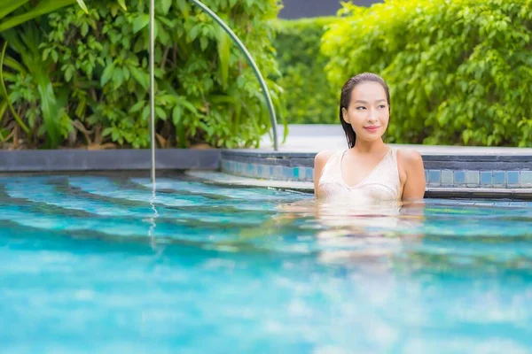 Retrato Bonito Jovem Asiático Mulher Relaxar Sorriso Lazer Férias Redor — Fotografia de Stock