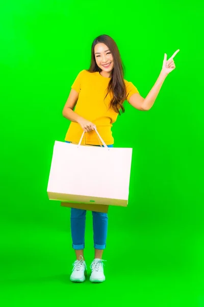 Ritratto Bella Giovane Donna Asiatica Con Colorata Shopping Bag Sfondo — Foto Stock