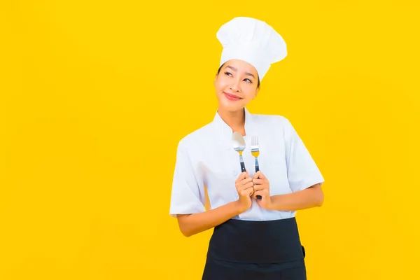 Ritratto Bella Giovane Donna Asiatica Indossare Chef Cucinare Uniforme Con — Foto Stock