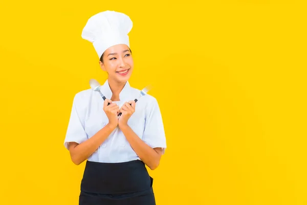 Retrato Bonito Jovem Asiático Mulher Desgaste Chef Cozinhar Uniforme Com — Fotografia de Stock