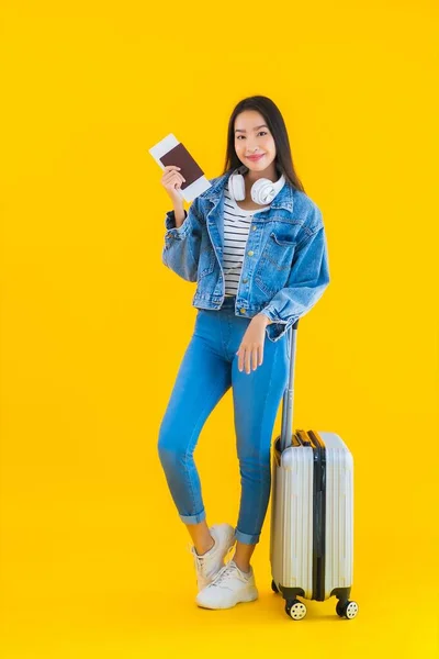 Retrato Bonito Jovem Asiático Viagem Lazer Com Bagagem Saco Passaporte — Fotografia de Stock