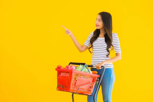 Porträt Schöne Junge Asiatische Frau Einkaufen Lebensmittelgeschäft Aus Supermarkt Und — Stockfoto
