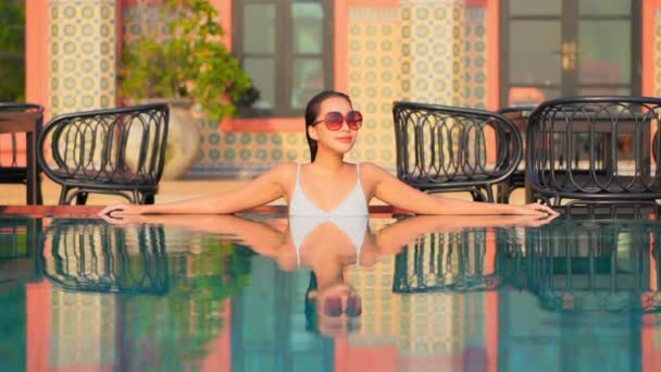 Portrait Beautiful Young Asian Woman Relax Leisure Swimming Pool Hotel — Stock Video