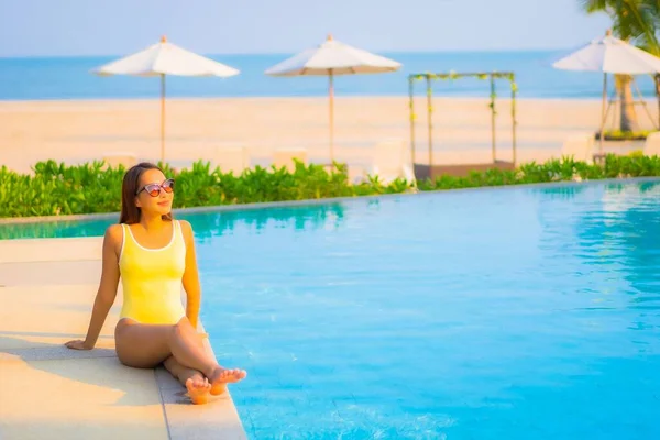 Portrait Beautiful Young Asian Woman Relax Smile Enjoy Leisure Swimming — Stock Photo, Image