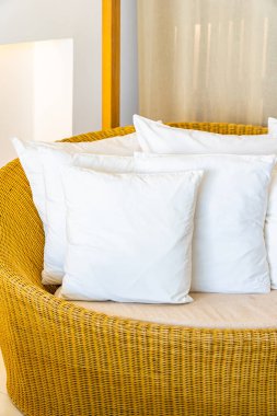 Beyaz Yastık, oturma odasının iç dekorasyonu.