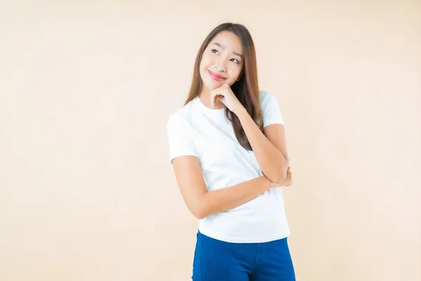 Porträtt Vacker Ung Asiatisk Kvinna Leende Med Många Åtgärder Med — Stockfoto