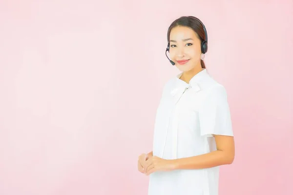 Retrato Hermosa Joven Mujer Asiática Con Auriculares Para Cliente Call — Foto de Stock