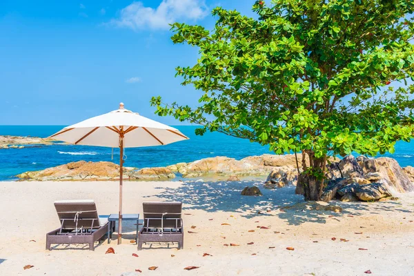 Beautiful Tropical Beach Sea Umbrella Chair White Cloud Blue Sky — Stock Photo, Image