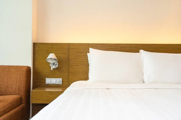 Weiße Kissen Und Decke Auf Der Bettdekoration Schlafzimmer — Stockfoto