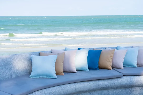 Travesseiro Cadeira Sofá Lounge Redor Pátio Livre Com Vista Mar — Fotografia de Stock