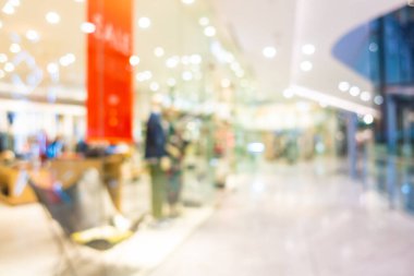 Arkaplan için mağazanın iç kısımlarında soyut bulanıklık ve odaklanmış alışveriş merkezi perakendecisi